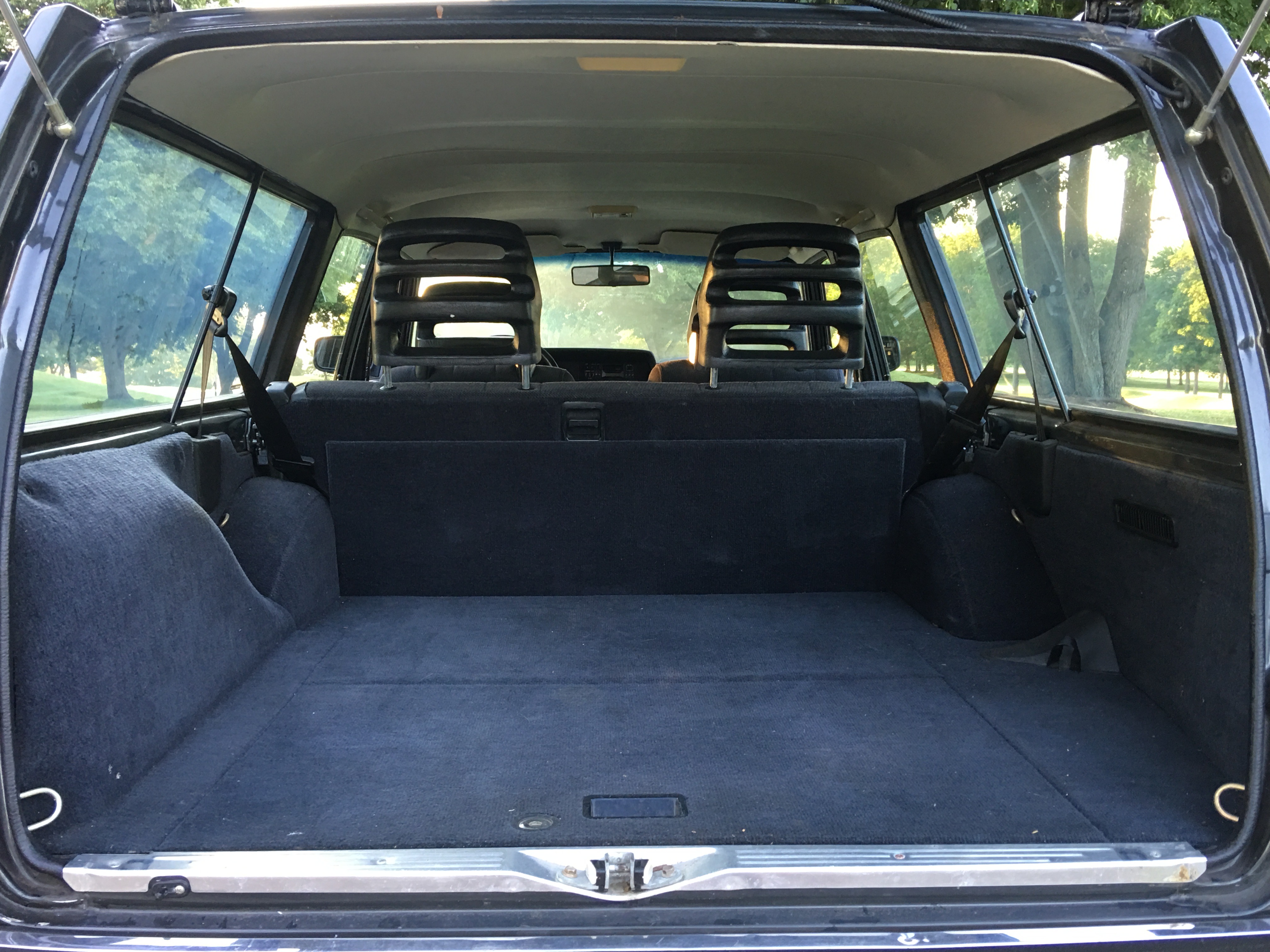 1993 Volvo 240 Wagon – 2.3L B230F Inline-Four, 4-Speed Automatic, Long-Term Original-Owner Car — photo 22